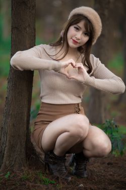 扒下校花的蕾丝胸罩